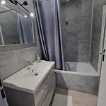 Cozy 1 Bedroom With A Seaview, Ac, Pool And Parking Apartment