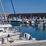 Cozy 1 Bedroom With A Seaview, Ac, Pool And Parking Apartment