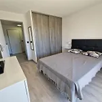 Cozy 1 Bedroom With A Seaview, Ac, Pool And Parking Apartment *