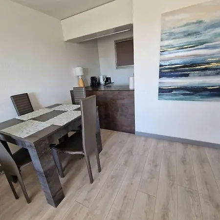 Apartmán Cozy 1 Bedroom With A Seaview, Ac, Pool And Parking